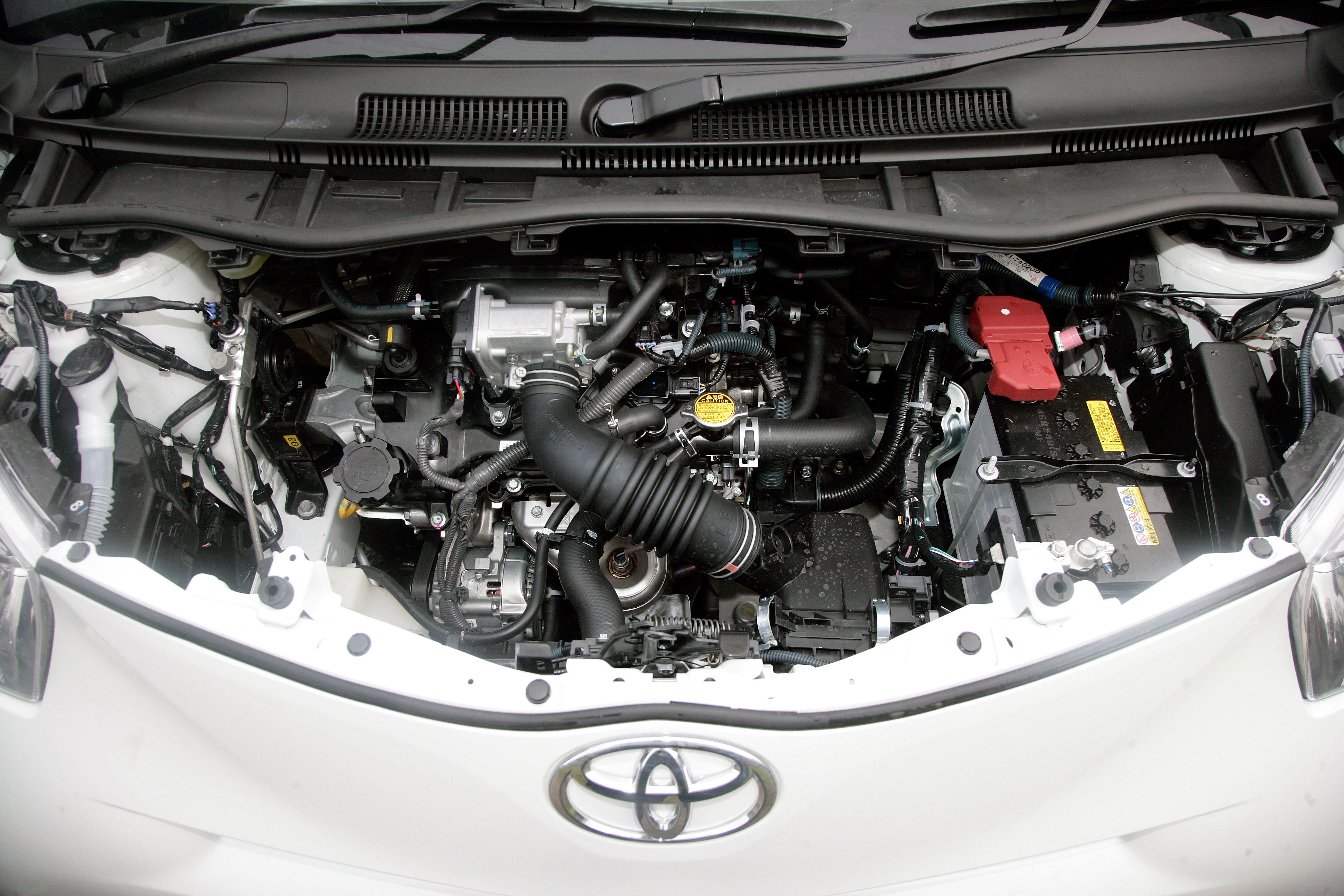 Toyota iQ engine bay