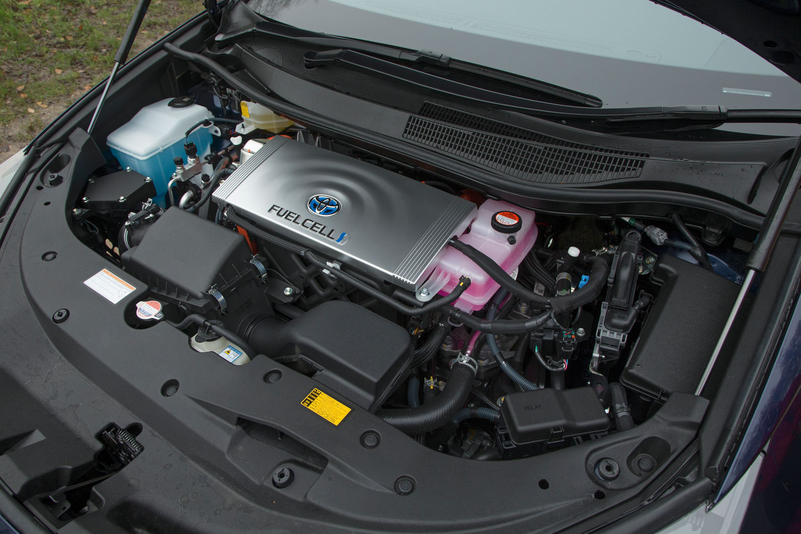 Toyota Mirai fuel cell engine
