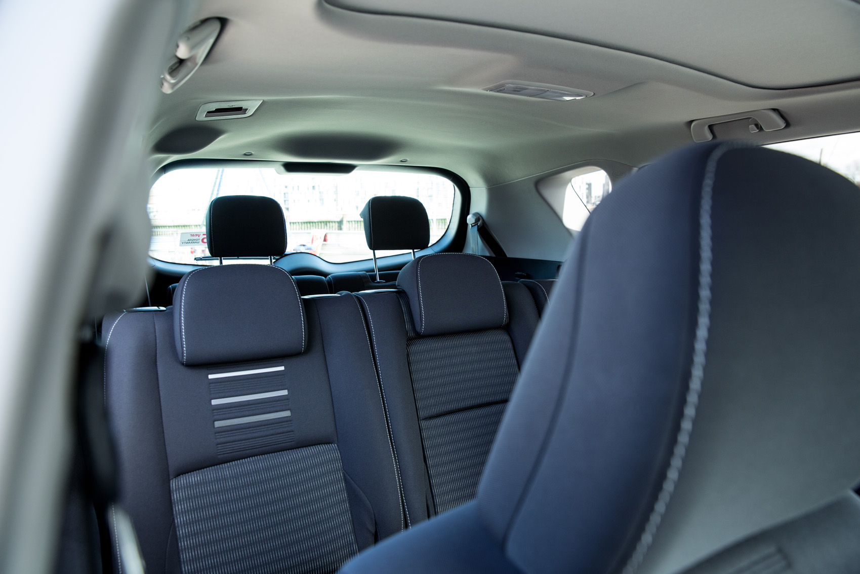 Toyota verso hotsell 3 child seats