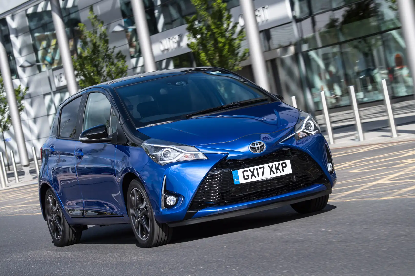 Toyota Yaris Hybrid 2013  picture 10 of 65