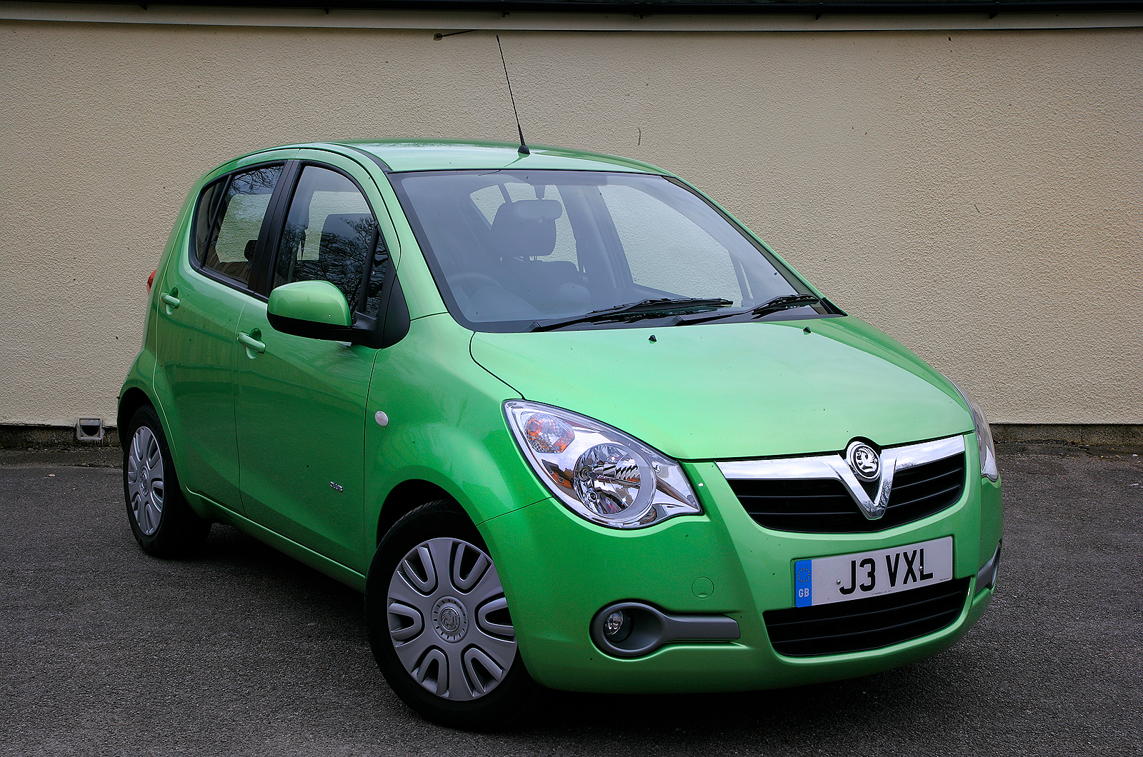 3.5 star Vauxhall Agila 