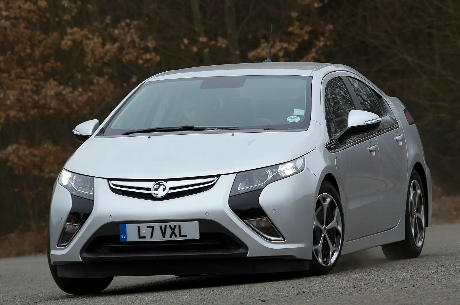 Vauxhall Ampera cornering