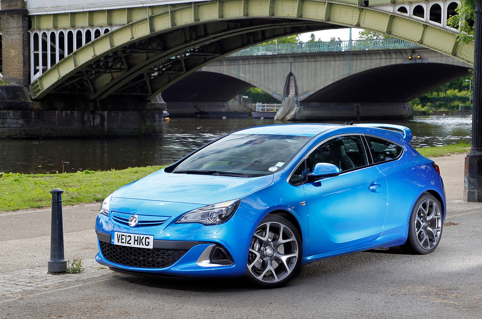 4 star Vauxhall GTC VXR