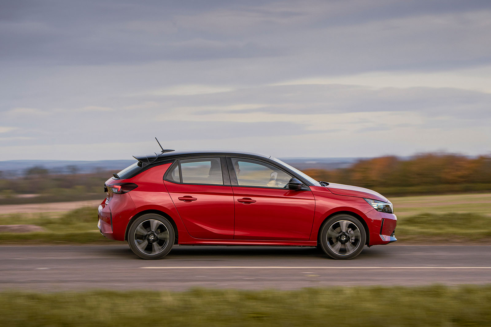 vauxhall corsa review 2023 02 panning side