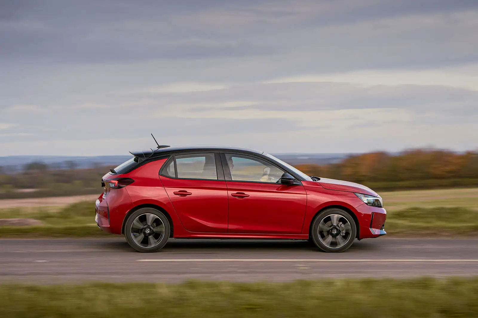 vauxhall corsa review 2023 02 panning side