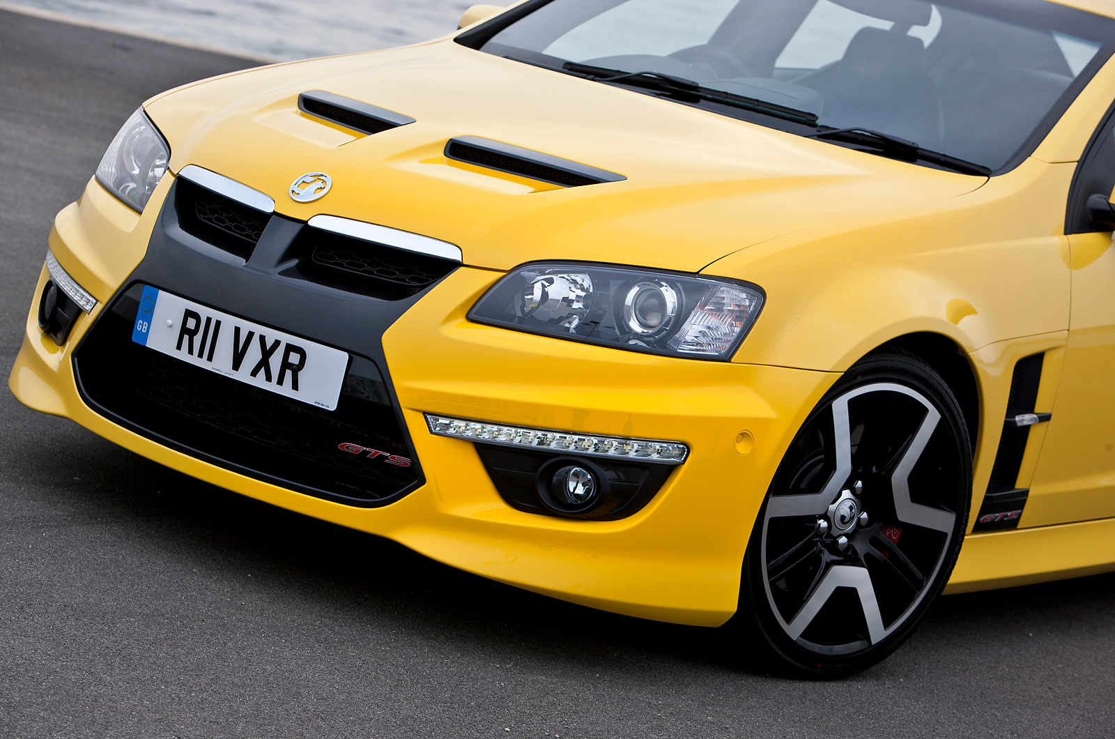 Vauxhall VXR8 front end