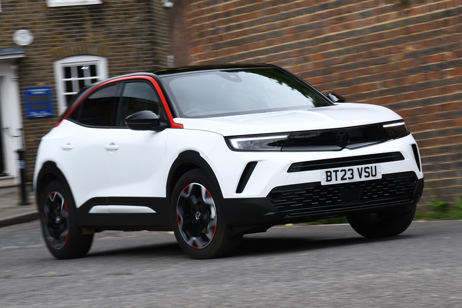 New mokka hybrid top