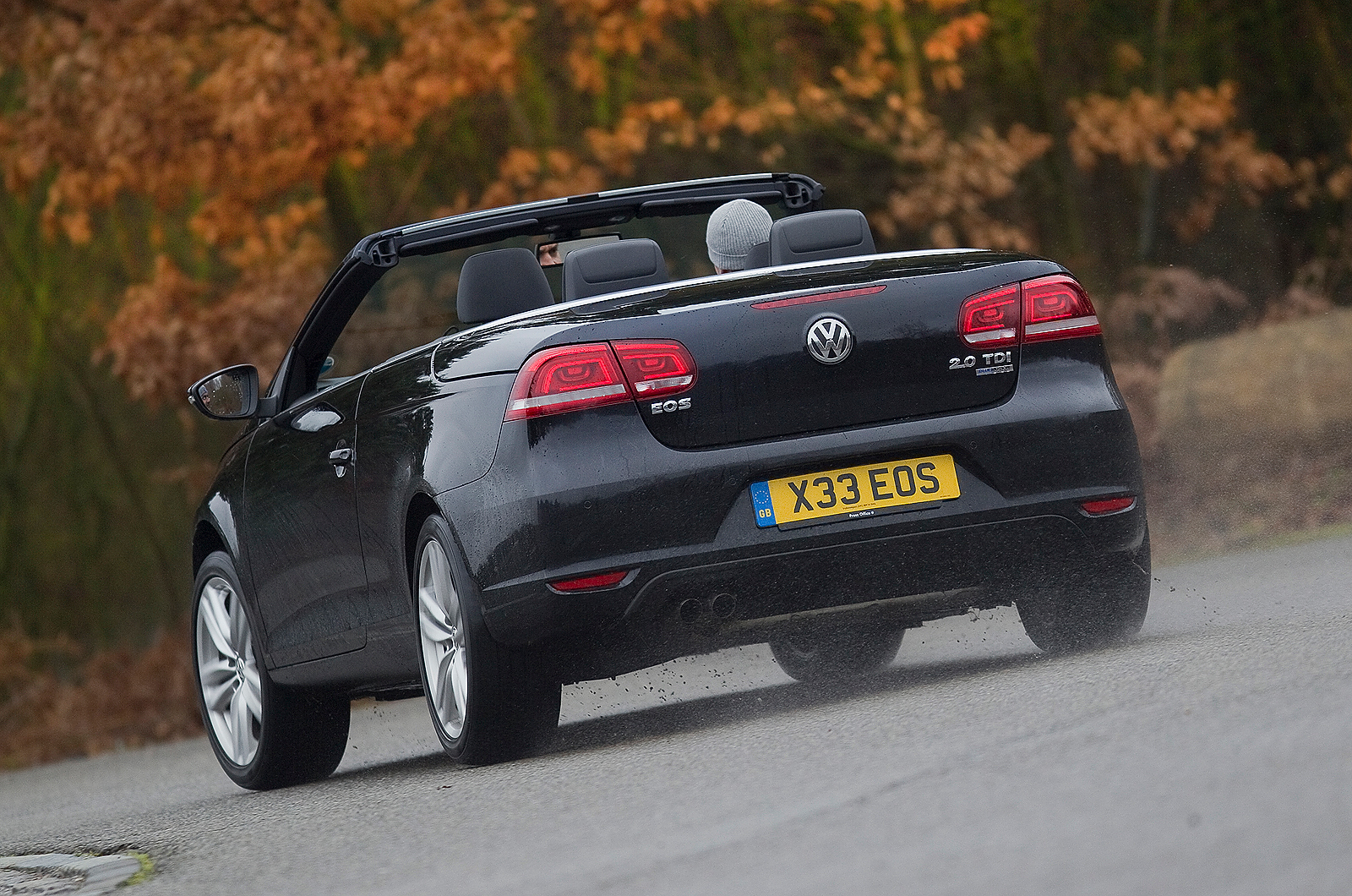 Volkswagen Eos rear cornering