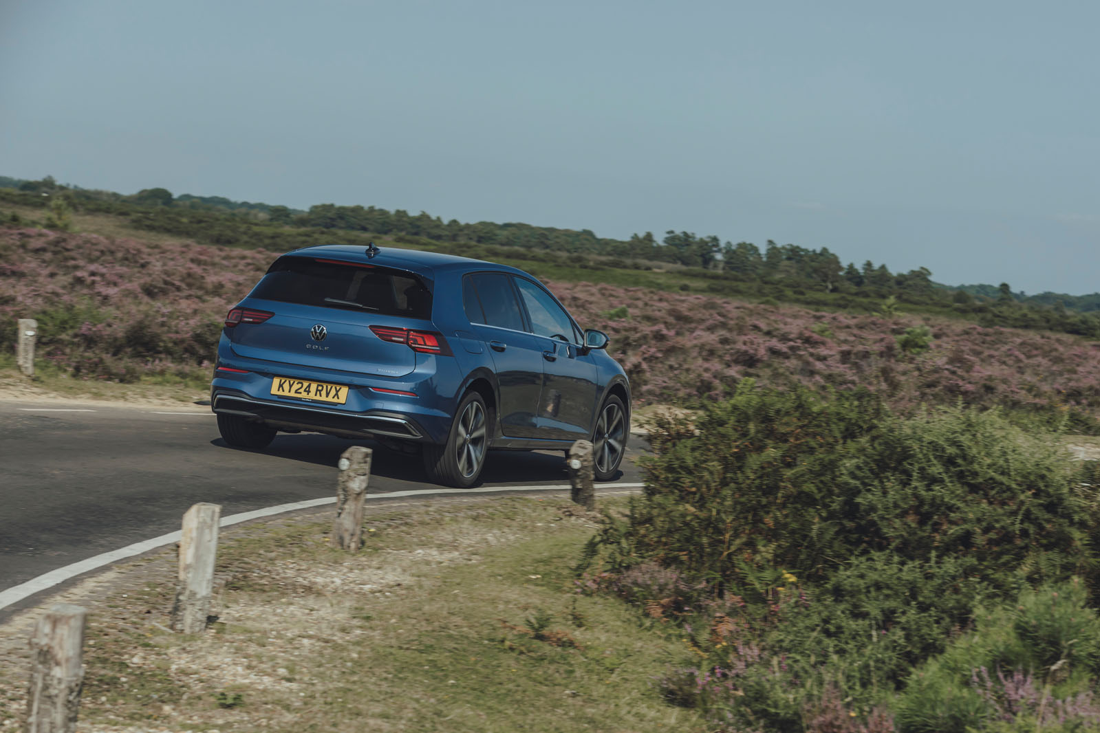 Volkswagen Golf eHybrid 2024 : essai de l'angle arrière 74 Volkswagen Golf eHybrid 2024 compte-rendu coin arrière 74