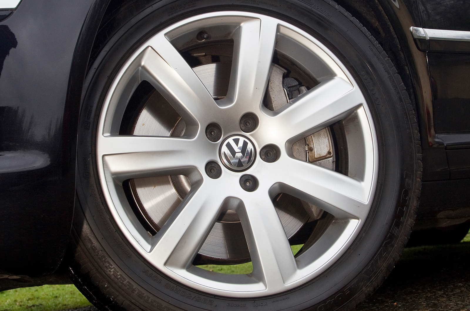 Volkswagen Phaeton 18in alloy wheels