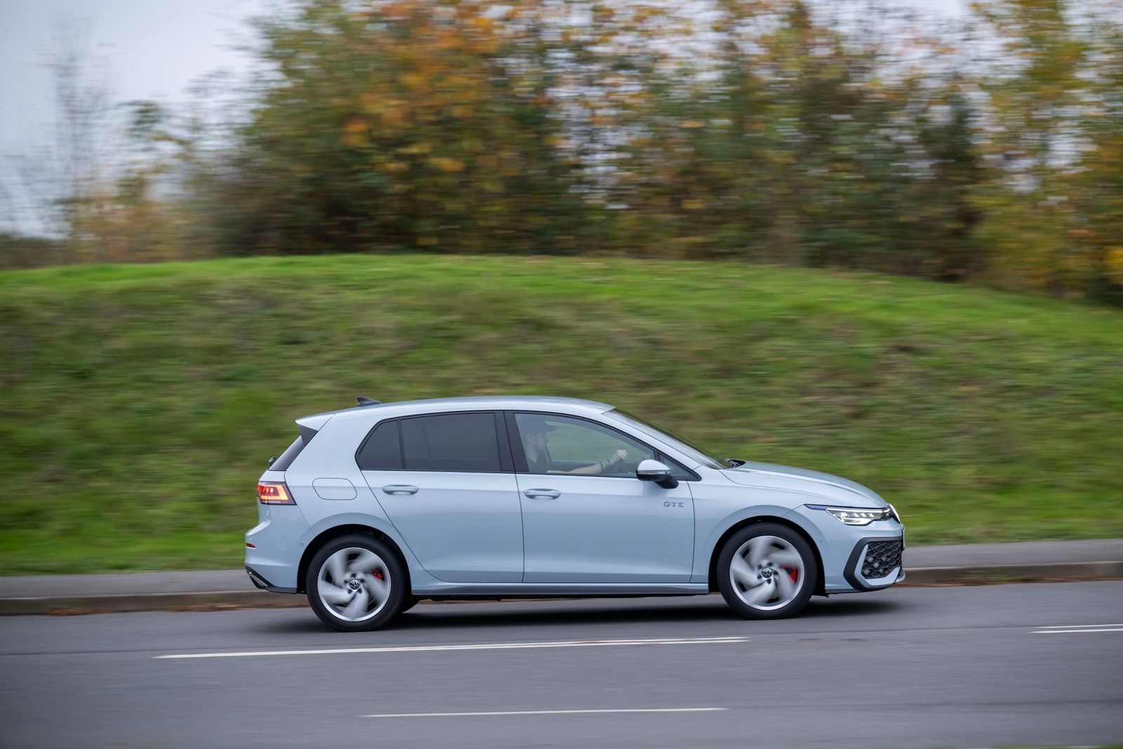 Volkswagen Golf GTE : essai de l'angle latéral Volkswagen Golf GTE essai angle latéral