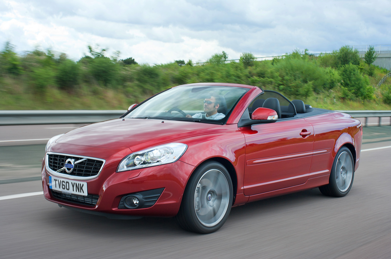 Volvo C70 roof down front