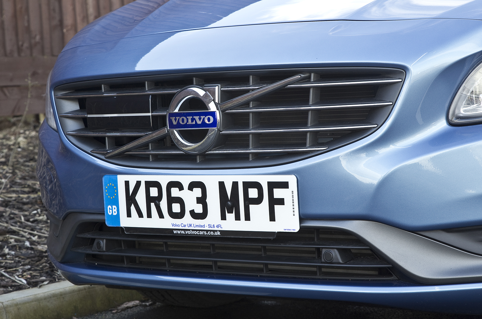 Volvo S60 front grille