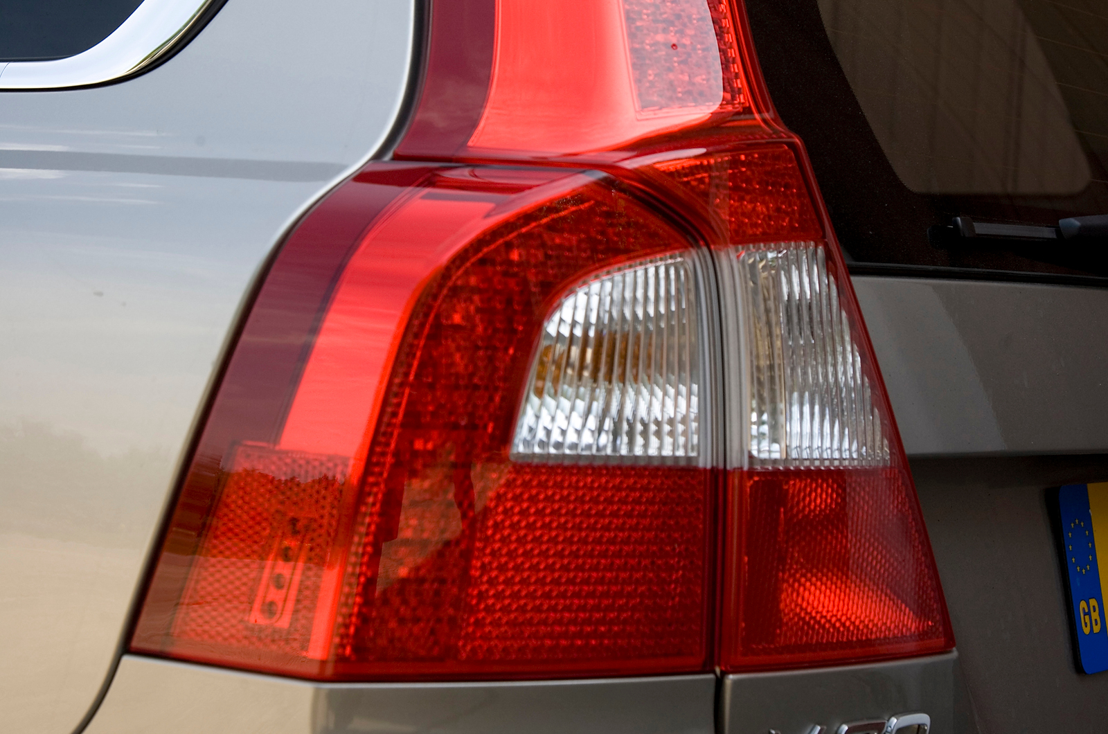 Volvo V70 rear light