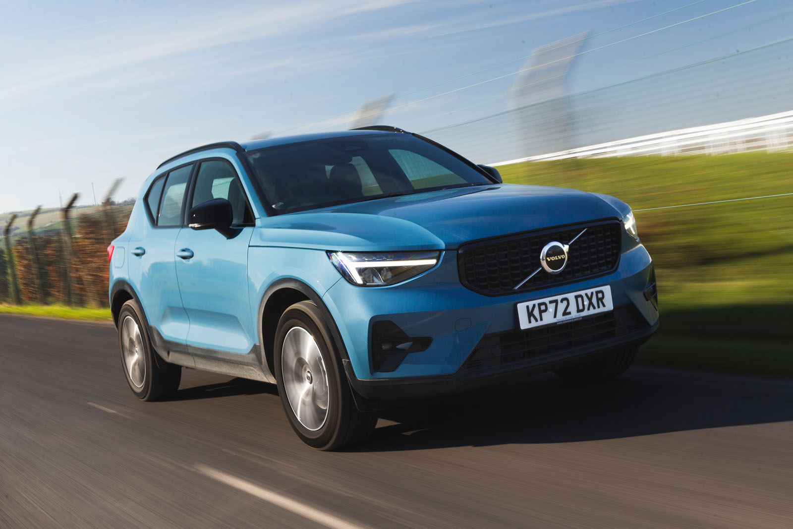https://www.autocar.co.uk/Volvo%20XC40%20front%20quarter%20tracking