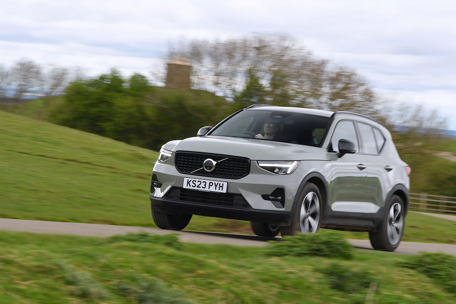 volvo xc40 review 2024 16 front panning