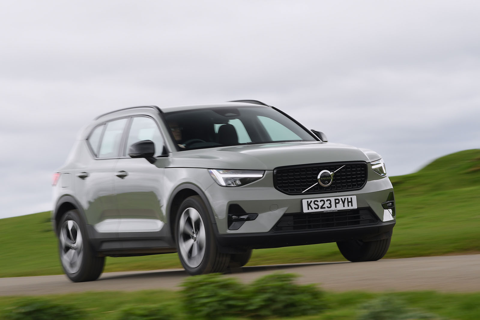 volvo xc40 review 2024 19 front action