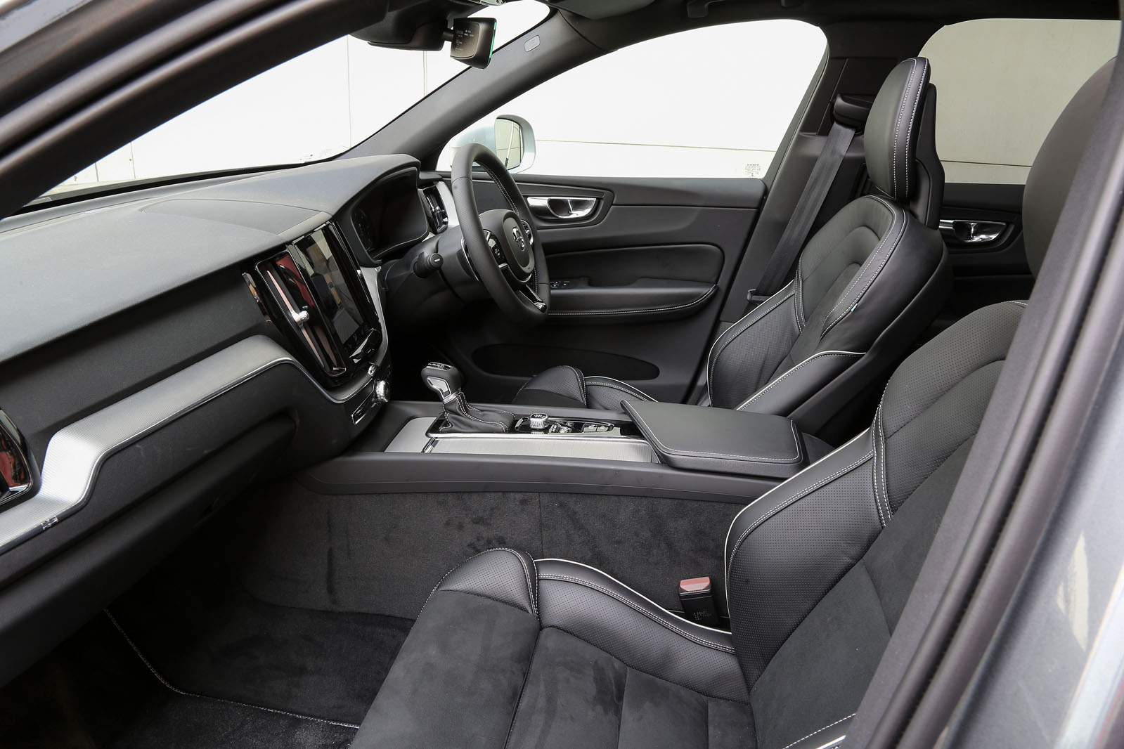 Volvo XC60 interior