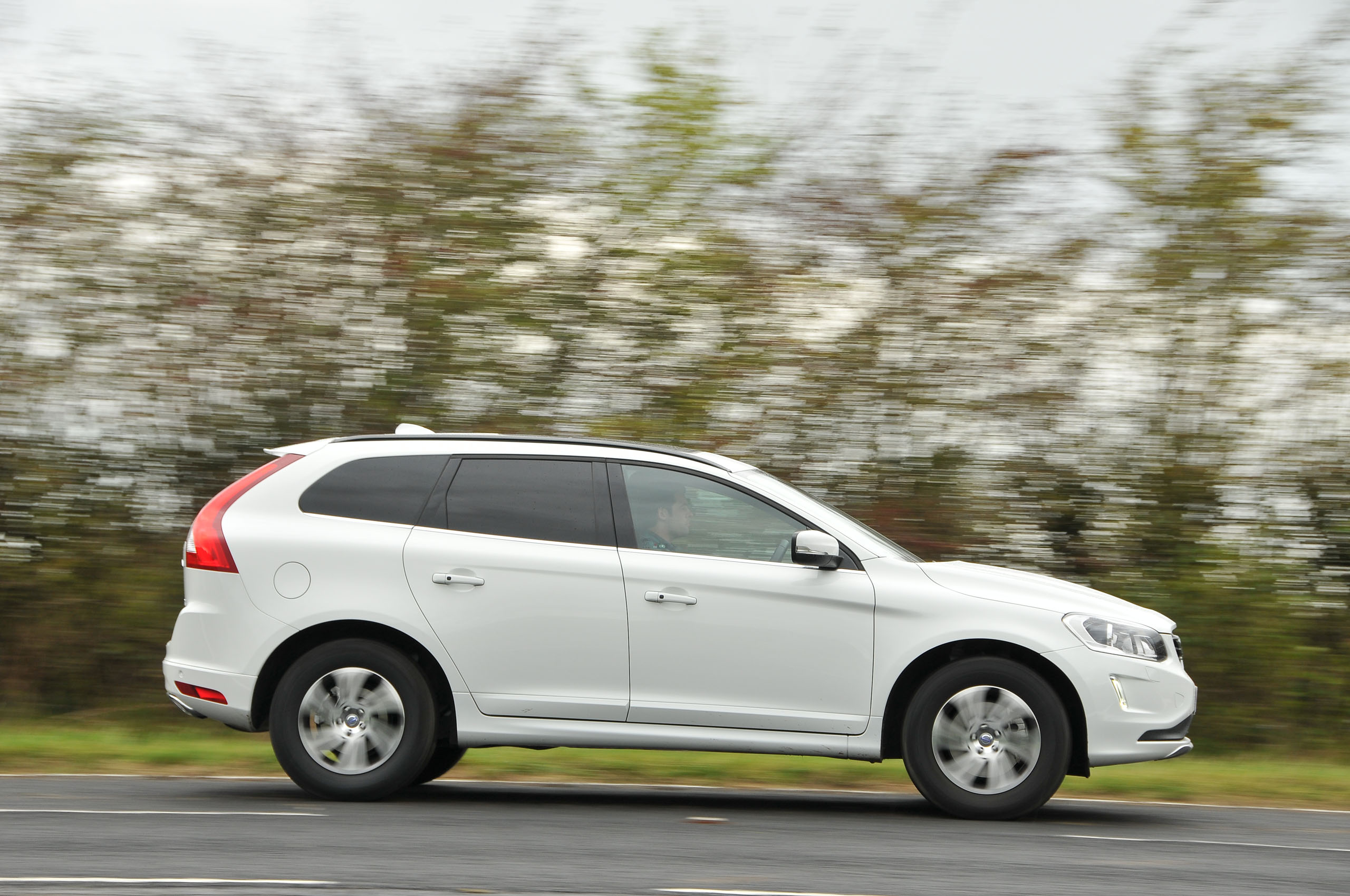 Volvo XC60 side profile