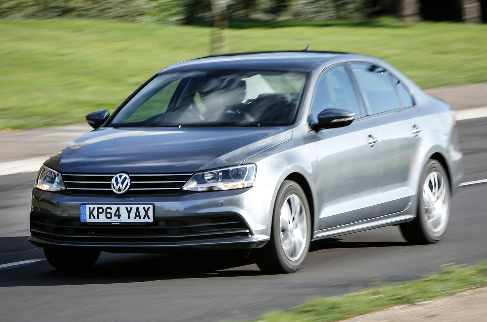 2014 Volkswagen Jetta 2.0 TDI SE UK first drive