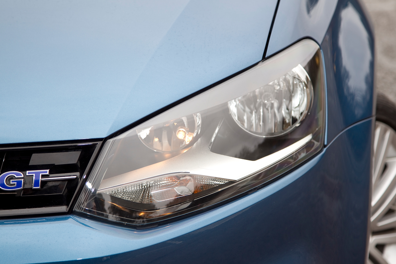 Volkswagen Polo BlueGT headlight