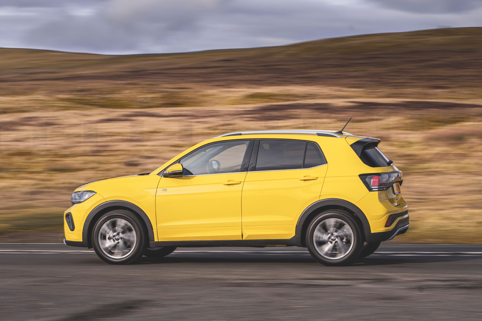 vw t cross review 2024 02 panning