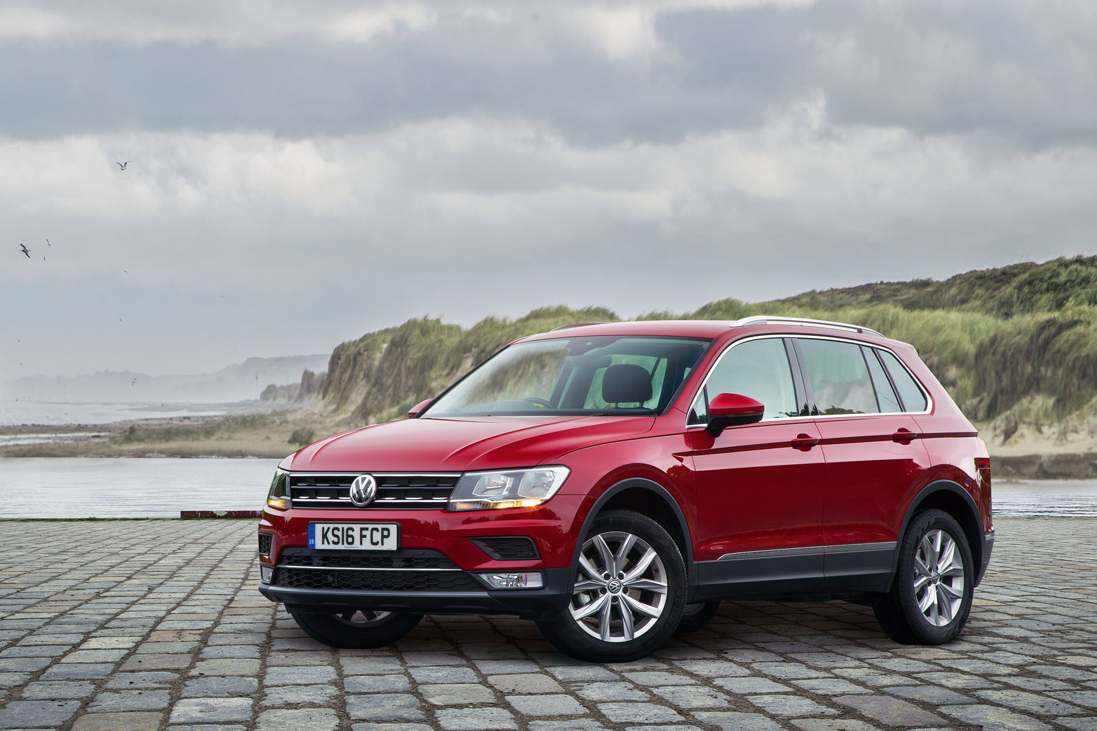 Volkswagen Tiguan II (2016) rouge roi métallisé - NARWAG SNC