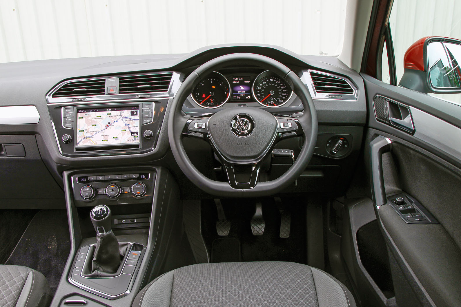 Volkswagen Tiguan 2021 giá từ 1,7 tỷ đồng - VnExpress
