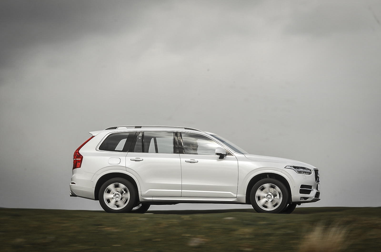 Volvo XC90 side profile