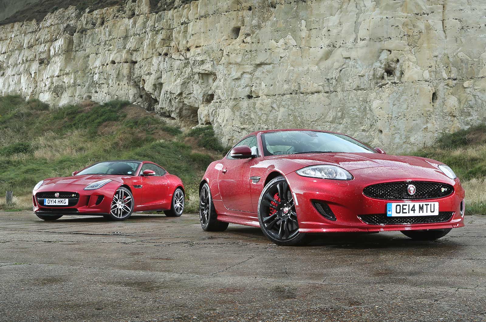 Comparison Jaguar XK Dynamic R versus Ftype R coupe Autocar